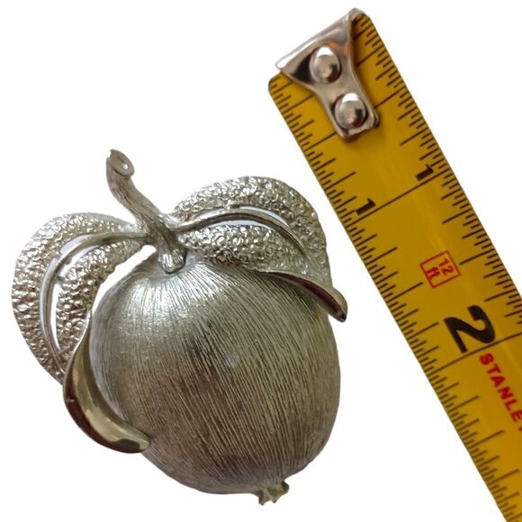 Sarah Coventry Apple Brooch Pendant Adams Delight Vintage 60s Silver Tone MCM.  - Picture 2 of 16